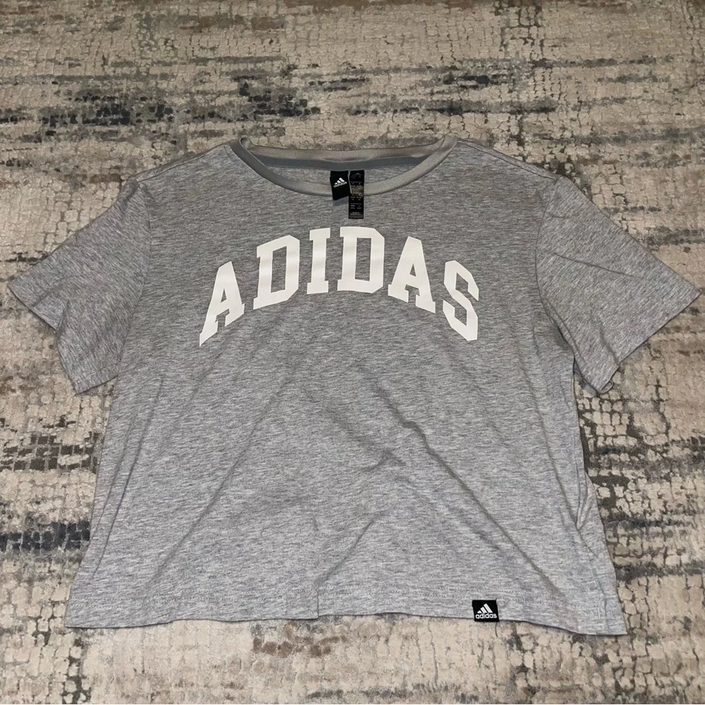 lightly worn top - Picture 1 of 3
